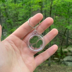 Real Genuine Five Leaf Clover Good Luck Charm Keychain