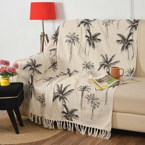 Palm Tree Print Cotton Throw Blanket | Soft Lightweight Decorative Sofa & Bed Throw with Tassels
