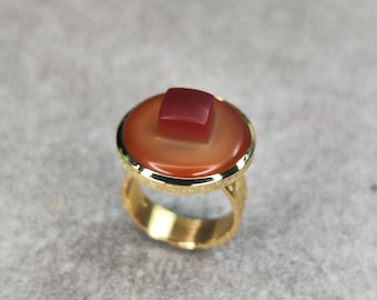 Unique 18K yellow gold ring with carnelian
