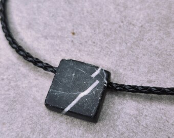 Necklace with pebble pendant