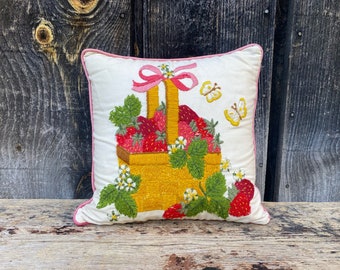 Vintage 1970\u2019s Silver Pilzer Company Polyester Standard Floral Pillow ShamsCases
