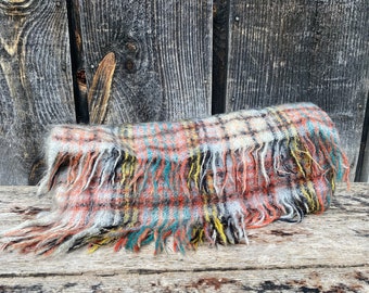 Vintage Scottish Wool Scarf -- Scottish Wool Scarf -- Vintage Plaid Scarf -- Vintage Tartan Scarf -- Scottish Scarf -- Scottish Blanket