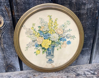 Round Floral Art -- Round Vintage Art -- Flower Art -- Victorian Art -- Flower Art -- Still Life Flower -- Flower Still Life -- Floral Ary