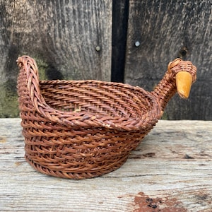 Vintage Duck Basket -- Small Duck Basket -- Duck Basket -- Small Animal Basket -- Animal Basket -- Small Animal Basket -- Basket Animal