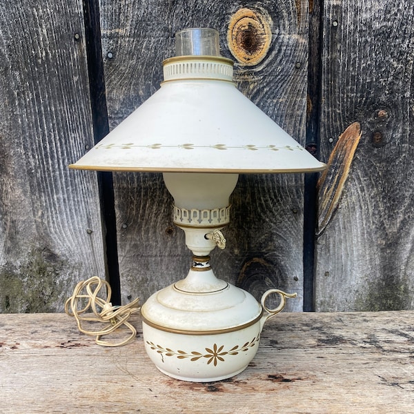 White Tole Lamp — Tole Lamp — Vintage Tole Lamp — Table Tole Lamp — Tin Lamp — Metal Lamp — Desk Lamp — Vintage Desk Lamp — Americana Decor