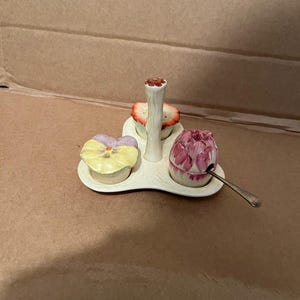 Crown Devon 3-delat cruet-set på bricka med blommönster