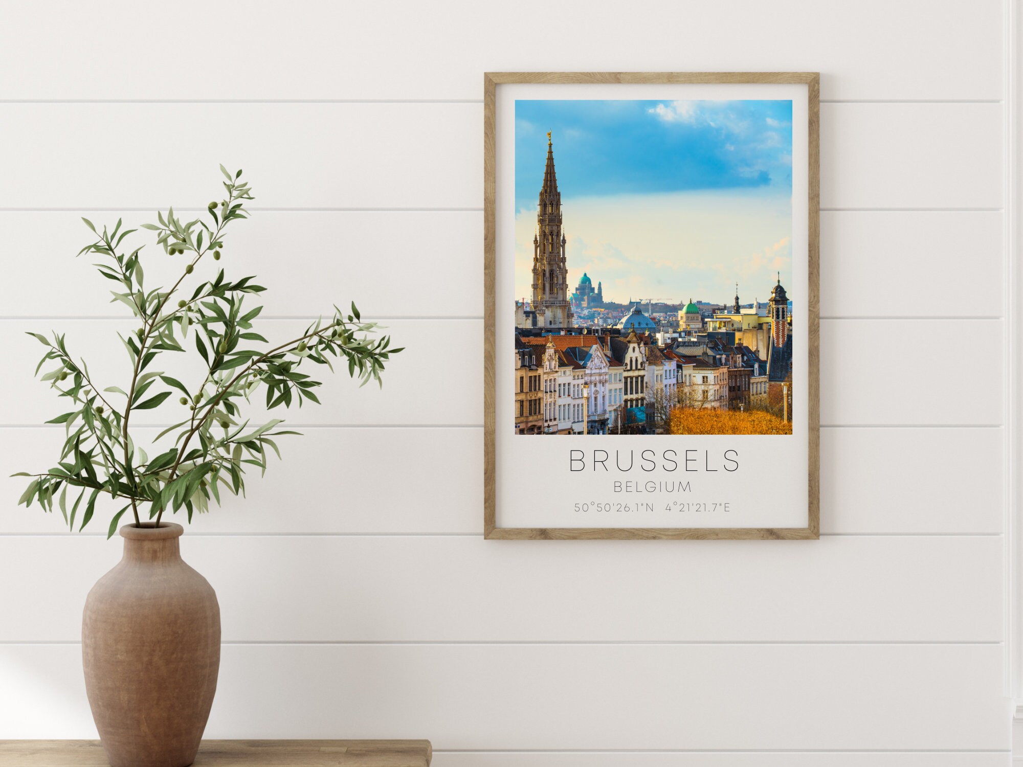 Achat Affiche Bruxelles personnalisée - A4 (21x30 cm) - Cadre blanc (le  format A4 sera encadré avec un passe-partout blanc
