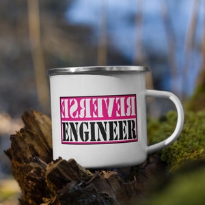 Cybersäkerhet - Reverse Engineer - Rosa emaljmugg