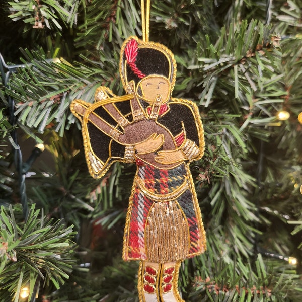 Scotland Tartan Bagpiper Christmas Decoration Ornament, hanging, Handmade Family Gift, Keepsake, Festive Traditional Quaint Iconic Nostalgic