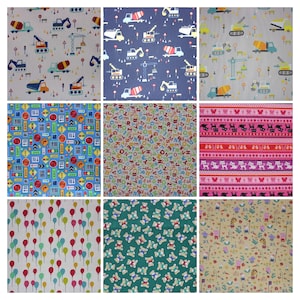 Puede incluir: Un collage de nueve patrones de tela diferentes. La fila superior presenta una tela gris claro con un tema de construcción, una tela azul oscuro con un tema de construcción y una tela gris claro con un tema de construcción. La fila del medio presenta una tela azul claro con un tema de señal de tráfico, una tela beige con un tema de letras y una tela rosa con un tema de caballo y mariposa. La fila inferior presenta una tela gris claro con un tema de globo, una tela verde con un tema de oso de peluche y una tela beige con un tema floral.