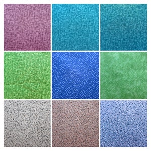 Könnte beinhalten: Neun Stoffmuster mit verschiedenen Mustern aus kleinen Punkten. Die Muster sind in einem 3x3-Raster angeordnet. Die Farben umfassen Rosa, Blau, Grün, Weiß und Braun.