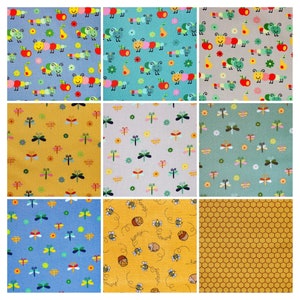 以下が含まれることがあります： 異なるパターンを持つ9つの生地見本。 上段は、毛虫とリンゴのデザインが施された青い生地、毛虫とリンゴのデザインが施されたターコイズブルーの生地、毛虫とリンゴのデザインが施された灰色の生地。 中段は、トンボのデザインが施された黄色の生地、トンボのデザインが施された薄い紫色の生地、トンボのデザインが施された薄い青色の生地。 下段は、トンボのデザインが施された青い生地、蜂とハニカムのデザインが施された黄色の生地、ハニカムのデザインが施された黄色の生地です。