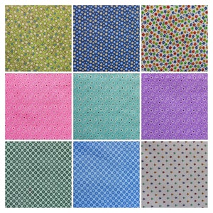 Può includere: Nove campioni di tessuto con diversi motivi floreali. I campioni sono disposti in una griglia 3x3. I motivi includono fiori verdi e marroni su uno sfondo verde, fiori blu su uno sfondo blu, fiori rossi, gialli e bianchi su uno sfondo bianco, fiori rosa su uno sfondo rosa, fiori bianchi su uno sfondo blu chiaro, fiori viola su uno sfondo viola, fiori verdi su uno sfondo verde, fiori blu su uno sfondo blu chiaro e fiori marroni su uno sfondo grigio.