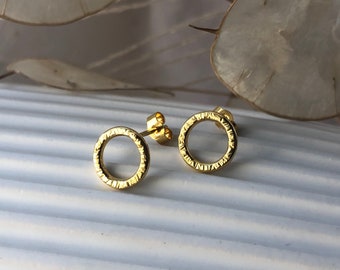 Gold circle stud earrings, textured open circle studs, minimal earrings, handmade sustainable jewellery, Mothers Day Gifts