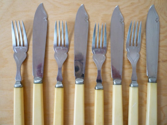 Vintage Set of Four Pairs of Firth Staybrite Stainless Steel Fish Knives &  Forks. Celluloid Handles. Good Condition 