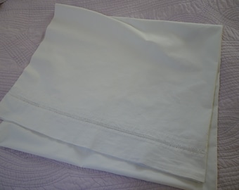 French vintage thick white cotton linen flat sheet with a thread work edge 238 cm x 136 cm and embroidered monogram E S 1900s