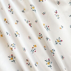 Delicate Ditsy Floral, 100% Cotton, Original Design, Dressmaking & Sewing, Sold by the 0.5m