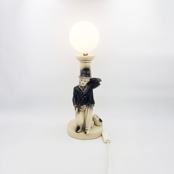 Lampe vintage Charlie Chaplin Hauteur 46cm [Années 1960-1970] / Description détaillée ci-dessous