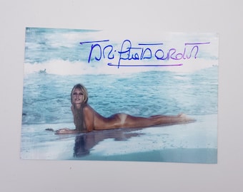 BRIGITTE BARDOT authentic hand signed autograph Blue felt tip pen 15x10.3cm