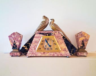 Reloj de péndulo Art Déco de mármol con dos adornos de pájaros, mecanismo parisino de 8 días + dos portavelas | Más detalles a continuación