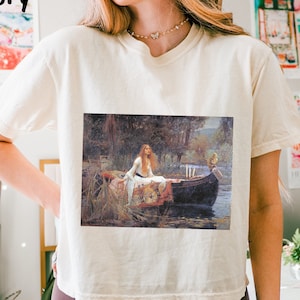 T-shirt court Lady of Shallot, t-shirt carré Waterhouse, chemise artistique portable, art féministe, crop boxy art romantisme, chemise Girl Power, cadeaux d&#39;artiste