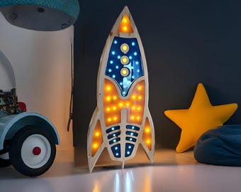 XXL Rocket Night Light | Drewniana lampa LED do pokoju dziecięcego | Dekoracja pokoju dziecięcego w kształcie rakiety | Prezent dla astronauty