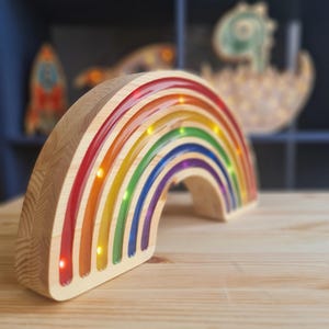 Kinder Nachtlicht aus Holz | Rainbow Night Lamp | Wooden LED Nursery Lamp | Montessori Inspired Kids Room Decor image 10
