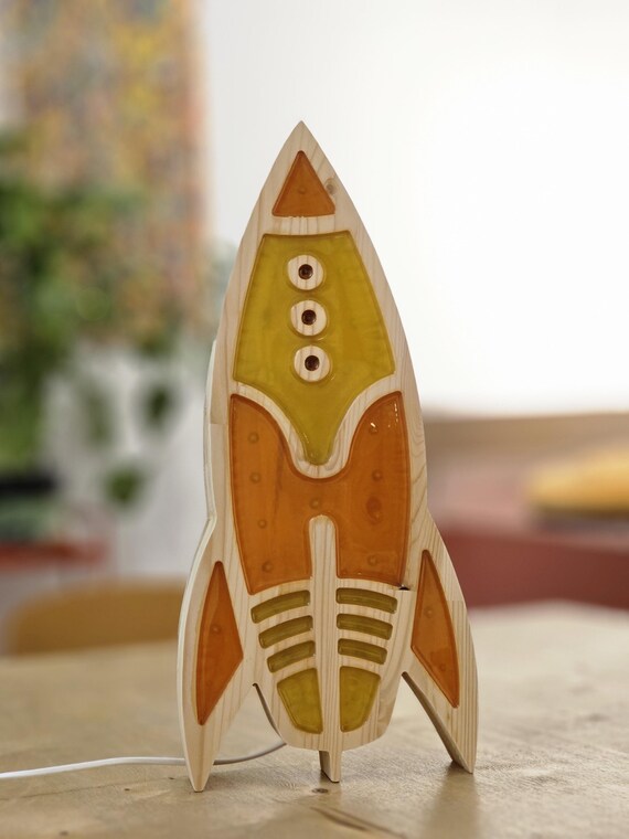 Vintage Space Rocket Night Lamp for Children's Bedroom - Illuminating Decor for Nursery & Playroom
