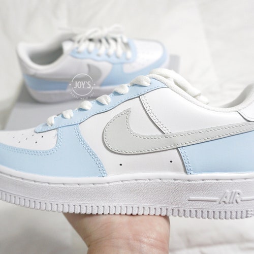 black and grey airforce 1