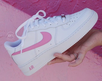 hot pink nikes