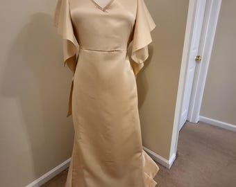 Elegant Dress & Flowers - Size 14/16 - Perfect Bargain!  Maid of Honor/Bridesmaid