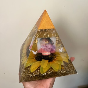 Individuelle Resin Pyramide