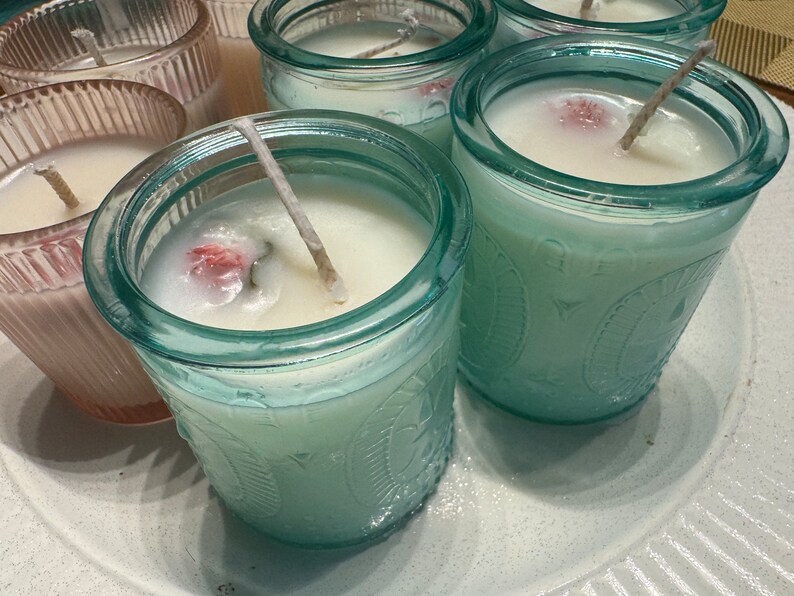 Decorative Candle Blendz 5 oz Red Cherry Rose, Lemon Berry, Lilac Lavender Vanilla, & Sweet Pea and Jasmine afbeelding 10