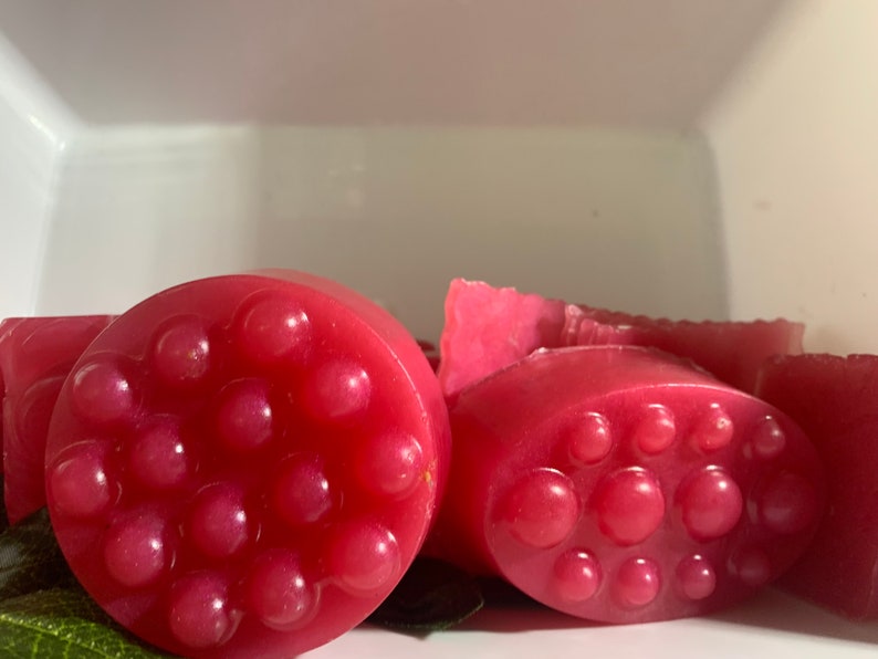 Soapi Blendz: Strawberry Basil Massage Bar