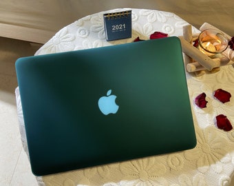 dark green macbook pro case