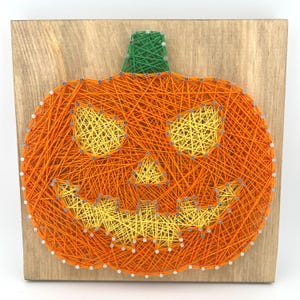 Jack-O-Lantern String Art with Lights – Handmade Halloween Wall Décor – Rustic Wooden Pumpkin Sign – Light Up Halloween Art