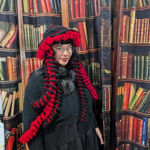 crochet jellyfish hat - Chrysomallon squamiferum