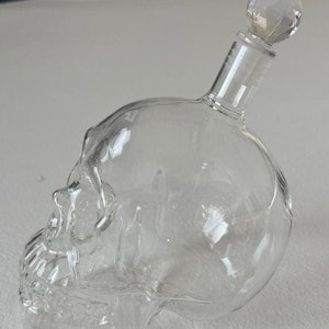 Skull Decanter (1000ml): Gothic Bar Ornament
