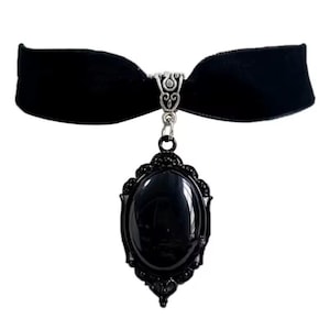 Black Velvet Choker: Gothic Heart Pendant, Y2k Boho Necklace