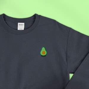Avocado bestickt custom Crewneck Sweatshirt (Unisex), süße Feinschmecker Geschenk