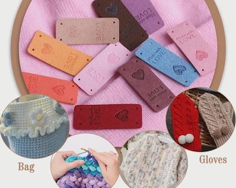 Etiquetas Hechas a Mano "Con AMOR y Corazón" en Microfibra para Punto, Etiquetas, Crochet, Sombreros, Bolsos, Otros Productos, Stock y Servicios a Medida.