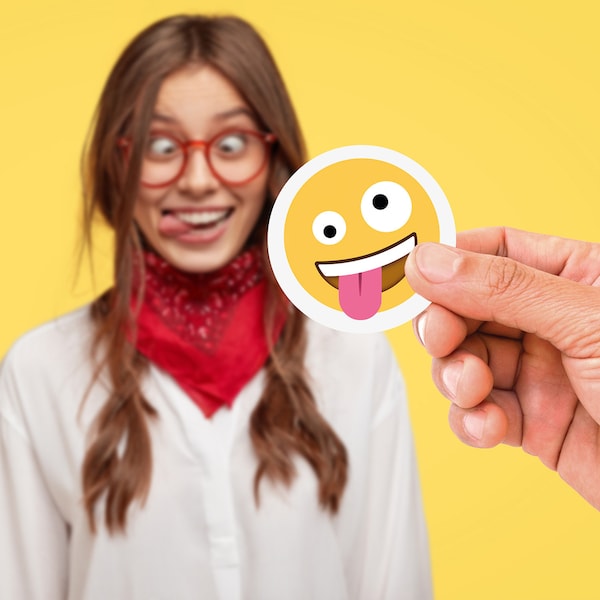 Emoticon Hunt | The Hilarious Emoji Party Game for Kids and Adults Ages 5+ | 100 Fun Emoji Cards | Fun Family Card Game