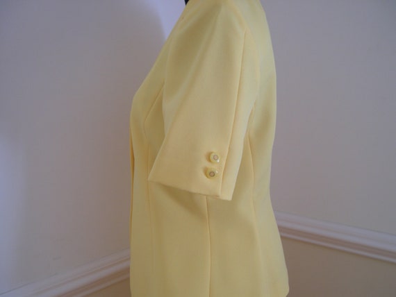 Skirt and Jacket Set in yellow, Misses Size 6, Wo… - image 3