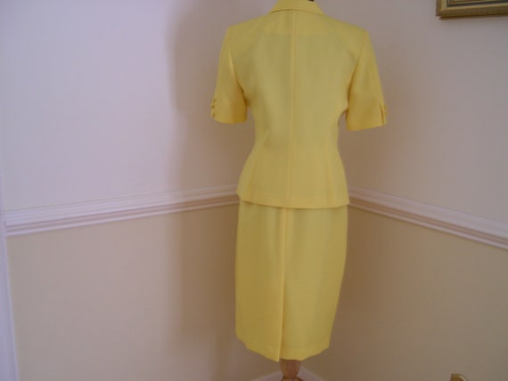 Skirt and Jacket Set in yellow, Misses Size 6, Wo… - image 2