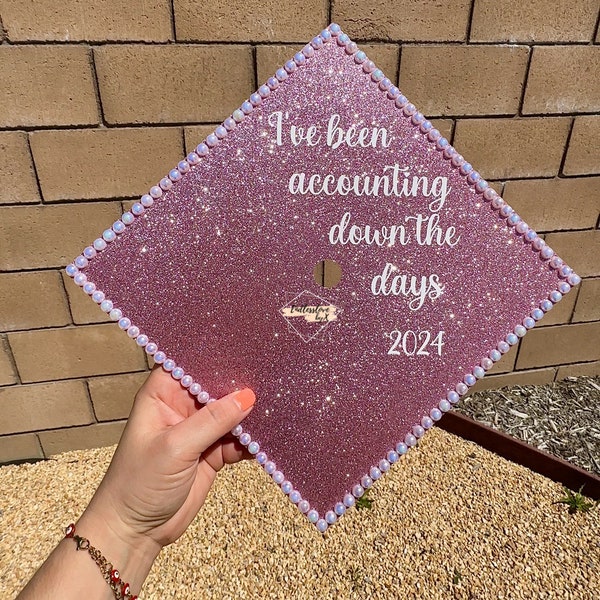 Glitter class of 2024 2025 custom quote pink glitter graduation cap topper base DIY