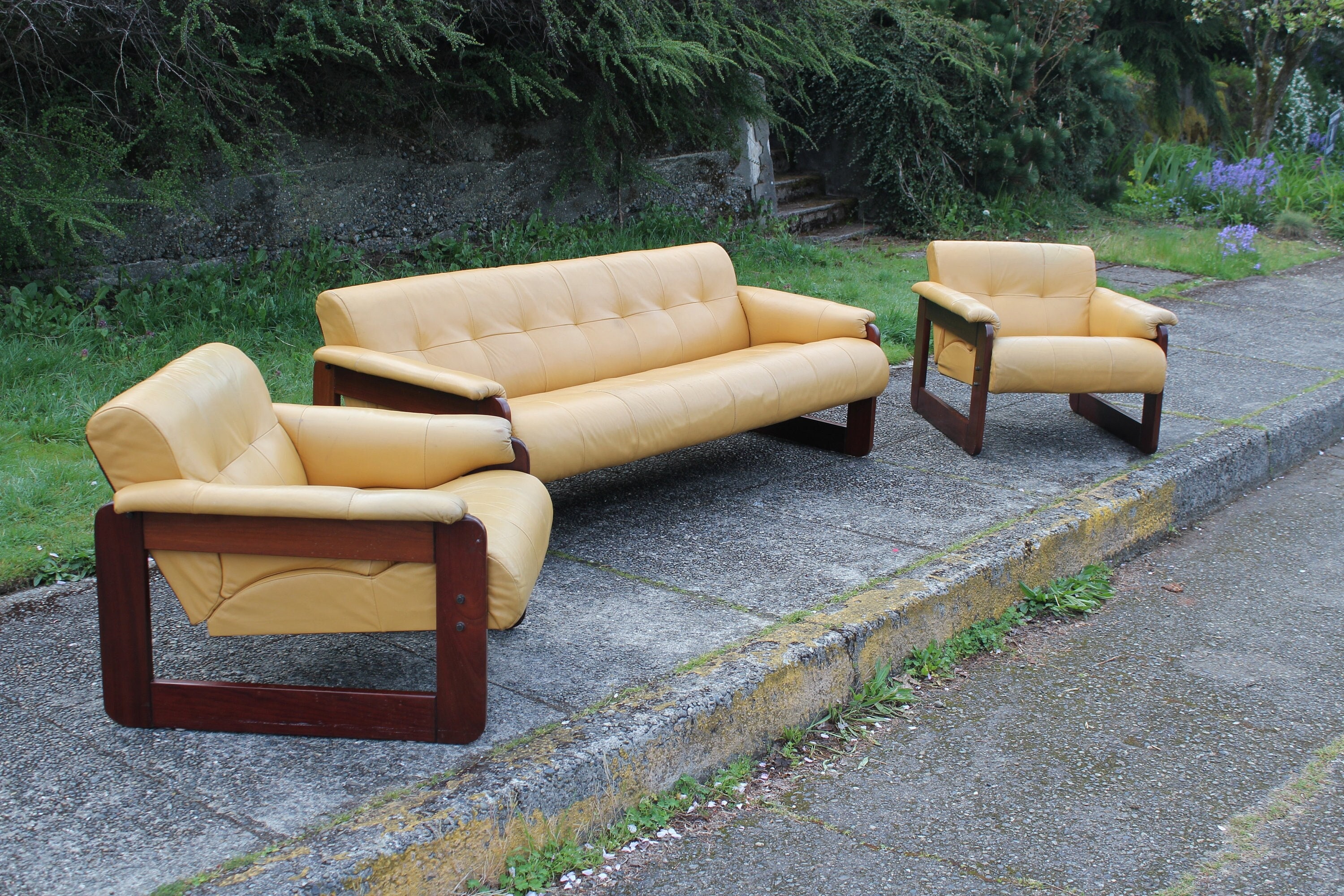 Free Shipping - Percival Lafer MP-185 Sofa and Lounge Chair Set