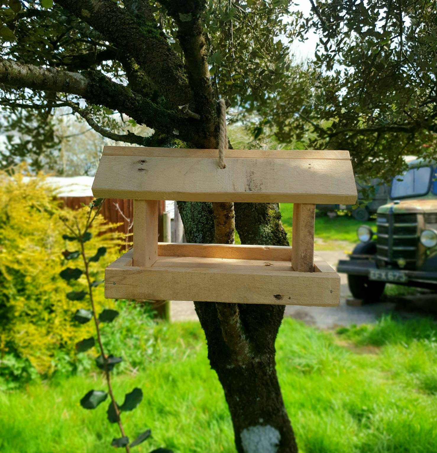 Caja Nido Shabby Chic Para Pájaros Y Abejorros: Casa De Madera Colgante Con Techo Verde