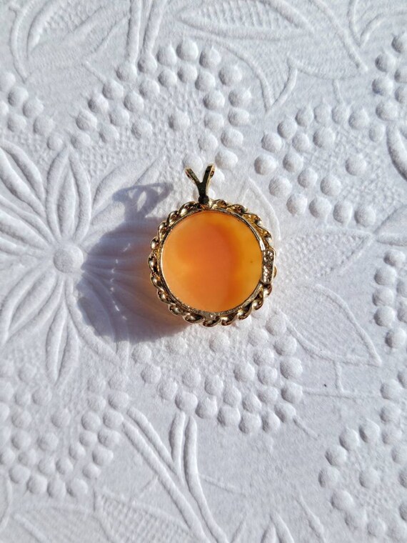 Vintage 14kt Cameo Pendant - image 3