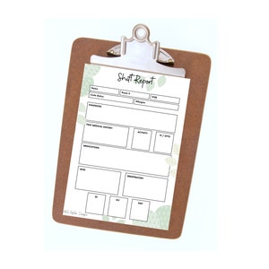 Puede incluir: Un portapapeles marrón sostiene un formulario blanco de "Shift Report". El formulario tiene secciones para información del paciente, historial médico y medicamentos. Diseños verdes en forma de hojas decoran la parte superior e inferior del formulario.
