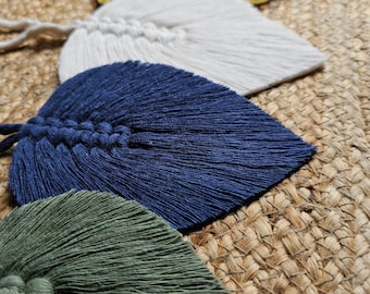 Macrame boho leaf - wall decoration - macrame feather - maple leaf - autumn - wall - bedroom - living room - entrance - gift - birthday